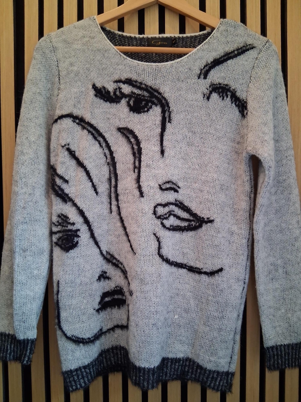 Women's Gray Face-Print Sweater - Goa